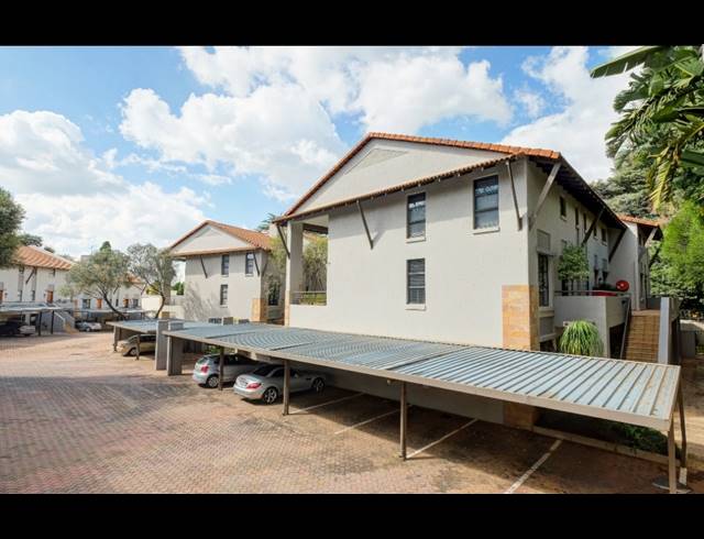 2 BEDROOM TOWNHOUSE TO LET IN SANDOWN